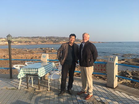 跟泰国RNS公司合作，并开发东南亚市场